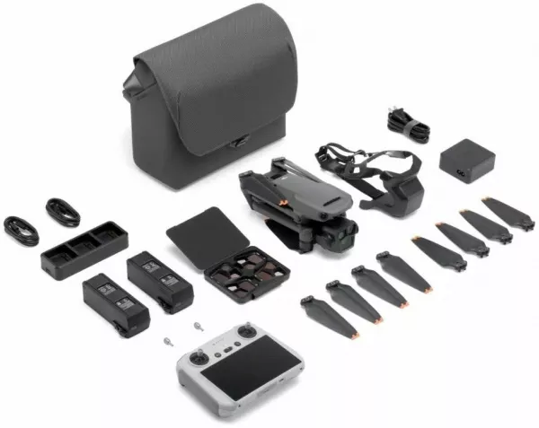 Квадрокоптер DJI Mavic 3 Pro Fly More Combo