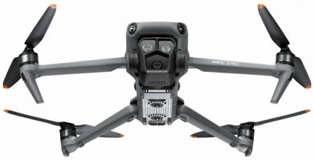 Квадрокоптер DJI Mavic 3 Pro Fly More Combo